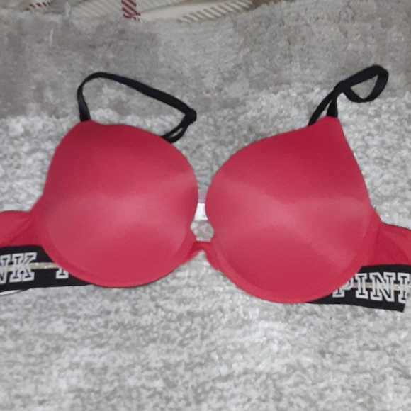 Womens 32 C PINK by V.S bra.